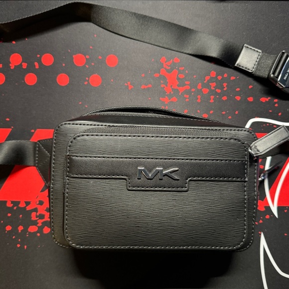 Michael Kors Cooper Sling Pack - Picture 1 of 4